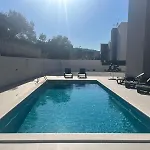 Апартаменты Koleus - Sea View & Pool Слатине