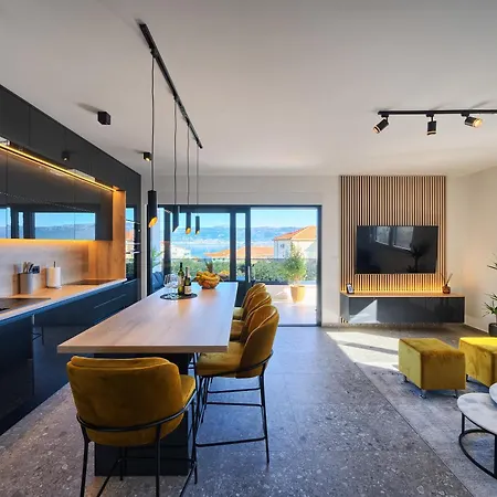 Koleus - Sea View & Pool Apartment